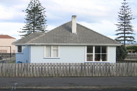Photo of property in 1/156 Charles Street, Westshore, Napier, 4110