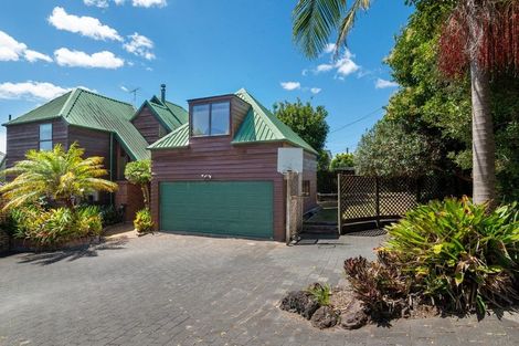 Photo of property in 3 Mizpah Road, Waiake, Auckland, 0630
