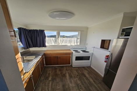 Photo of property in 11 Laburnum Grove, Maungaraki, Lower Hutt, 5010