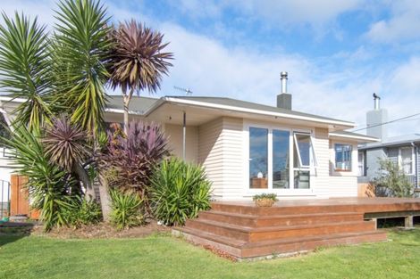 Photo of property in 45 Tararua Terrace, Cloverlea, Palmerston North, 4412
