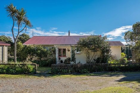 Photo of property in 25 Derham Road, Te Horo, Otaki, 5581