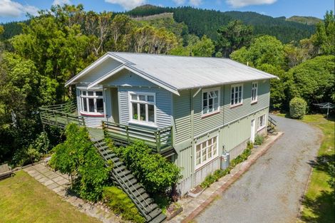 Photo of property in 1100b Coast Road, Wainuiomata Coast, Wainuiomata, 5373