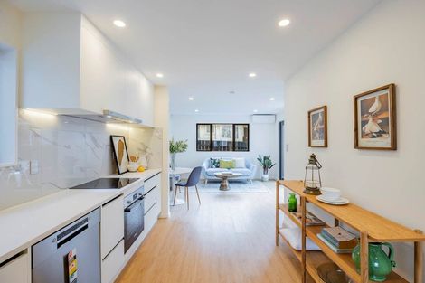 Photo of property in 37a Allington Road, Massey, Auckland, 0614