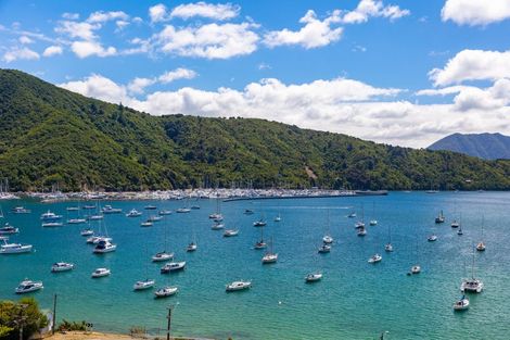 Photo of property in 324-328 Waikawa Road, Waikawa, Picton, 7220