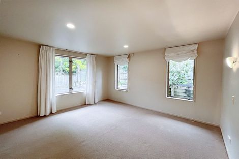 Photo of property in 2/15 Stoneleigh Court, Sunnynook, Auckland, 0632
