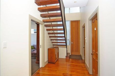 Photo of property in 54 Hawker Street, Mount Victoria, Wellington, 6011