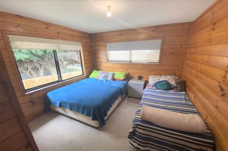 Photo of property in 1/100 Bond Crescent, Forrest Hill, Auckland, 0620