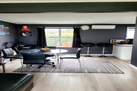 Photo of property in 2/3 School Road, Plimmerton, Porirua, 5026