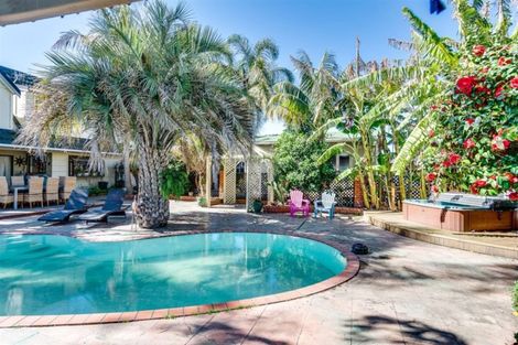 Photo of property in 27 Lowther Place, Taradale, Napier, 4112