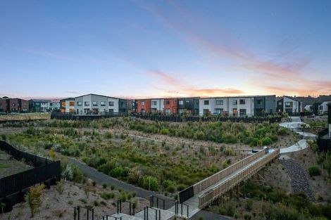 Photo of property in 3/5 Parapara Place, Albany, Auckland, 0632