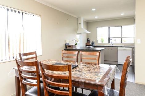 Photo of property in 13 Shrule Place, Huntington, Hamilton, 3210