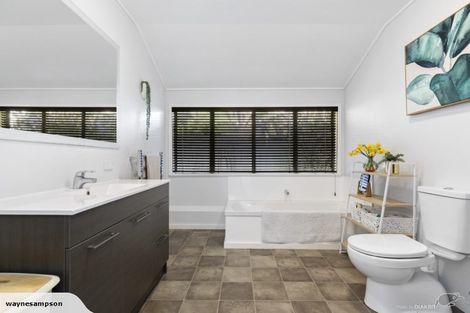 Photo of property in 9 Ardross Avenue, Khandallah, Wellington, 6035