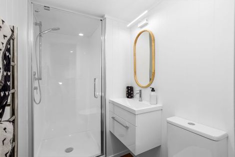 Photo of property in 8 Eucalyptus Place, Beach Haven, Auckland, 0626