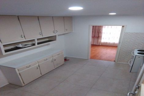 Photo of property in 1/41 Ellice Road, Totara Vale, Auckland, 0629