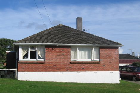 Photo of property in 4 D'urville Street, Cannons Creek, Porirua, 5024