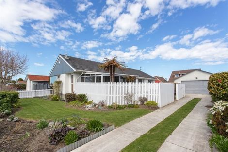 Photo of property in 9 Beeston Place, Redwood, Christchurch, 8051