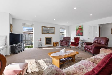 Photo of property in 2 Keene Drive, Bell Block, New Plymouth, 4312