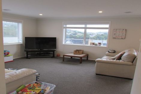 Photo of property in 208 Navigation Drive, Whitby, Porirua, 5024