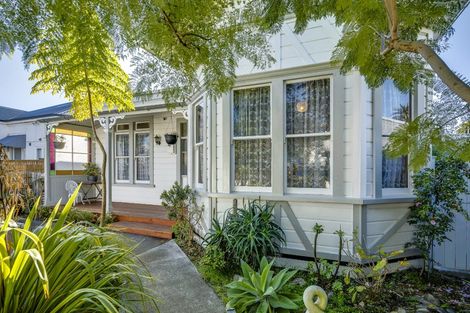 Photo of property in 16 Owen Street, Napier South, Napier, 4110