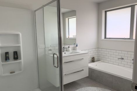 Photo of property in 553 Grenada Street, Papamoa Beach, Papamoa, 3118