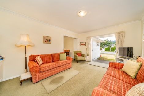 Photo of property in 96 Fraser Crescent, Elderslea, Upper Hutt, 5018