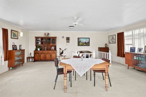 Photo of property in 17 West Crescent, Te Puru, Thames, 3575