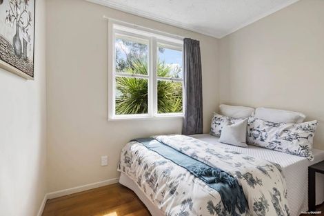 Photo of property in 12 Limmer Place, Browns Bay, Auckland, 0632