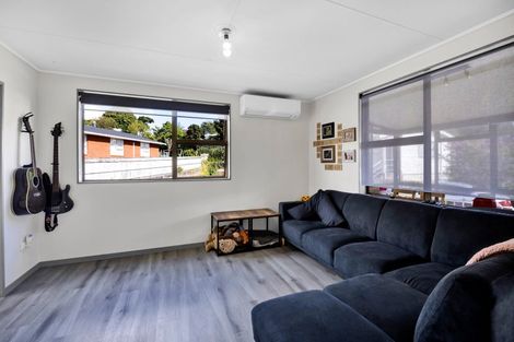 Photo of property in 6a Brixham Place, Merrilands, New Plymouth, 4312