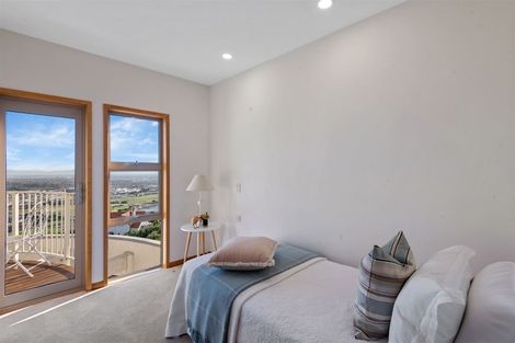 Photo of property in 210 Cannon Hill Crescent, Mount Pleasant, Christchurch, 8081