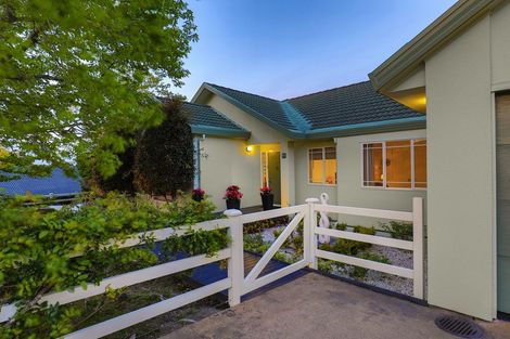 Photo of property in 11 Kimberly Grove, Greenhithe, Auckland, 0632