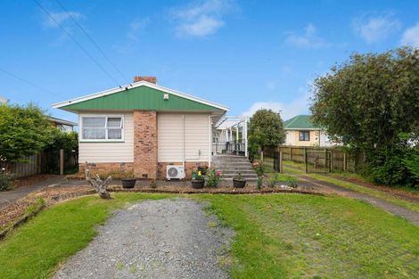 Photo of property in 16 Hollinbrigg Place, Manurewa, Auckland, 2102