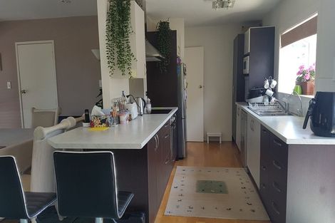 Photo of property in 38 Deverell Place, Northcross, Auckland, 0632