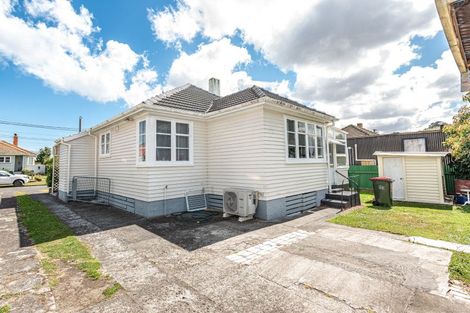 Photo of property in 16 Victory Place, Aramoho, Whanganui, 4500