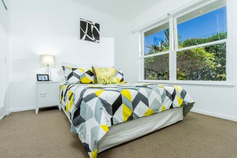 Photo of property in 2/765 Beach Road, Browns Bay, Auckland, 0630