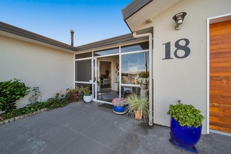 Photo of property in 18 Victoria Street, Hawera, 4610