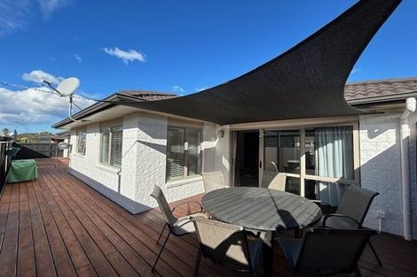 Photo of property in 21 Grabella Place, Papamoa Beach, Papamoa, 3118