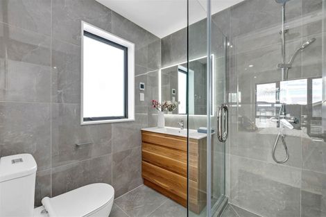 Photo of property in 60 Drumbuoy Drive, Flat Bush, Auckland, 2019