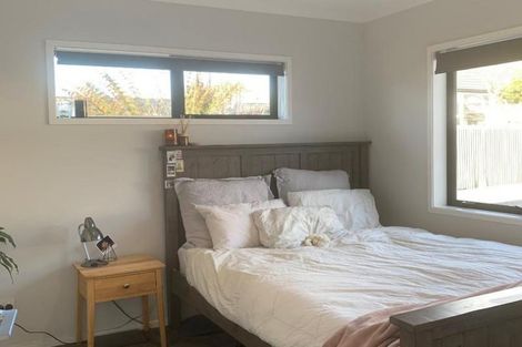 Photo of property in 25b Karaka Street, Merrilands, New Plymouth, 4312