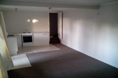 Photo of property in 76 Wade River Road, Stanmore Bay, Whangaparaoa, 0932