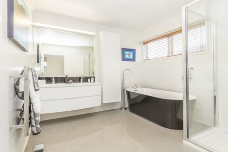 Photo of property in 5 Compass Way, Whitby, Porirua, 5024