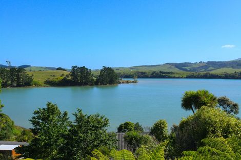 Photo of property in 23 Point Street, Raglan, 3225