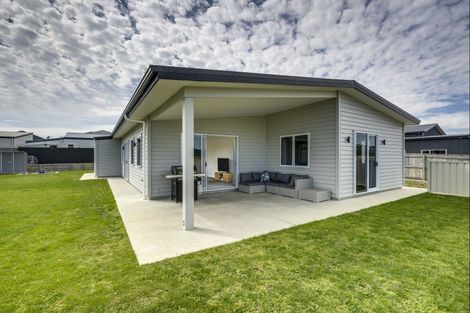 Photo of property in 23 Pohutukawa Drive, Eskdale, Napier, 4182