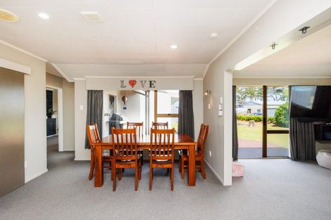 Photo of property in 35 Severn Street, Rongotea, 4476