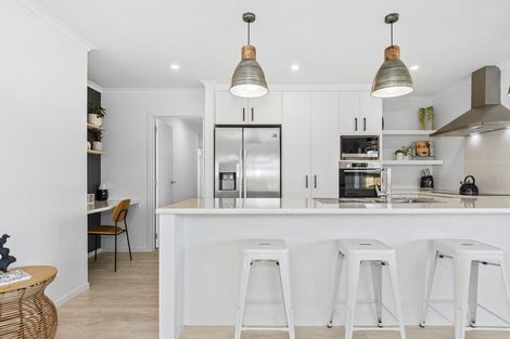 Photo of property in 56 Whakaturou Crescent, Pyes Pa, Tauranga, 3112