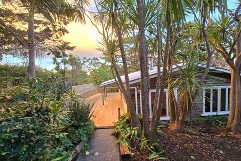 Photo of property in 218 Wade River Road, Wade Heads, Whangaparaoa, 0932