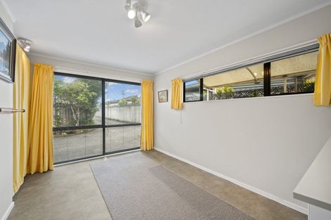 Photo of property in 11a Ross Crescent, Orewa, 0931