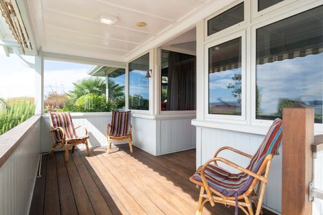 Photo of property in 5 Breakwater Road, Bluff Hill, Napier, 4110