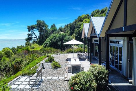 Photo of property in 8 Ohiwa Cove Rise, Waiotahe, Opotiki, 3198