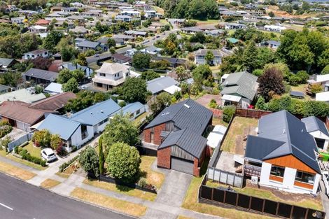 Photo of property in 76 Heta Road, Highlands Park, New Plymouth, 4312