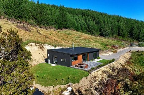 Photo of property in 64 Golf Road, Wakefield, 7025